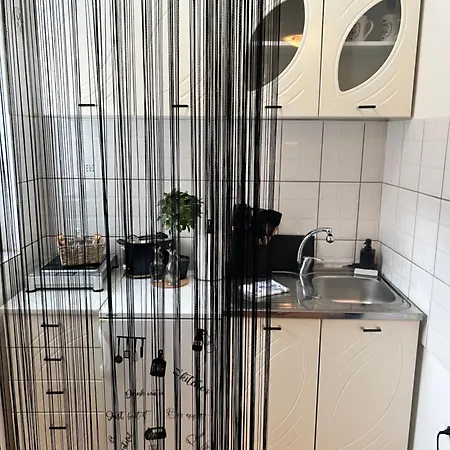 Kutak Apartment *
