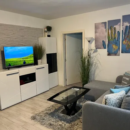 Kutak Apartment *